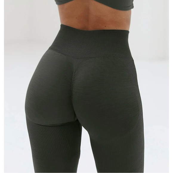 Lazuli Label Scrunch Seamless Contour Legging - Picture 5 of 5